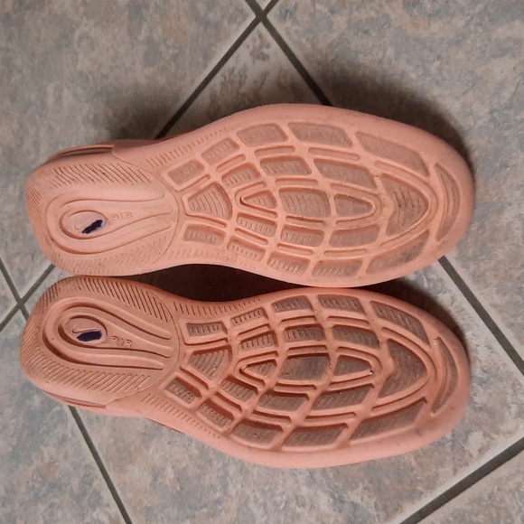 Nike Air Max Axis, Rush Pink, size 6.5 - Picture 7 of 7